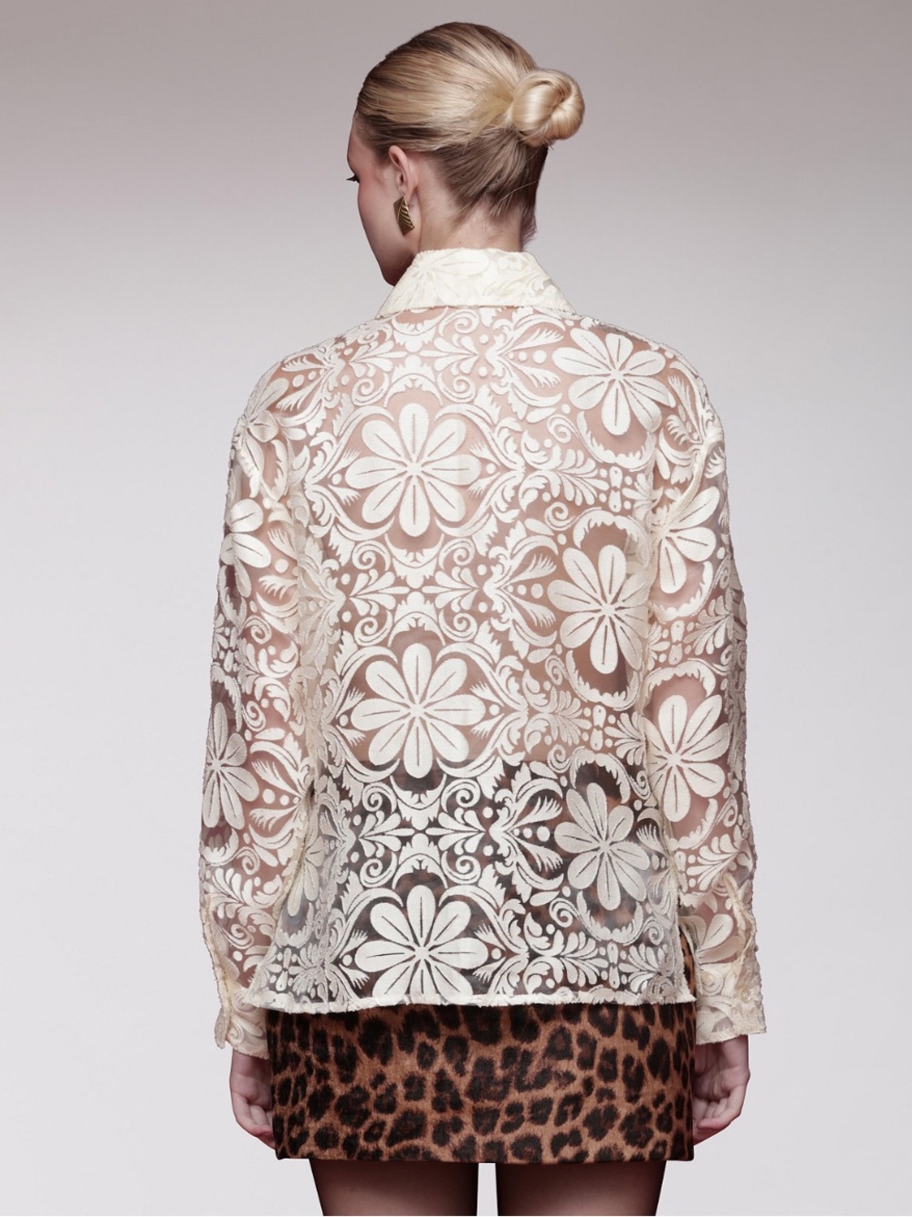 Avec Les Filles Cream Floral Lace Button-Up Blouse - Picture 9 of 11